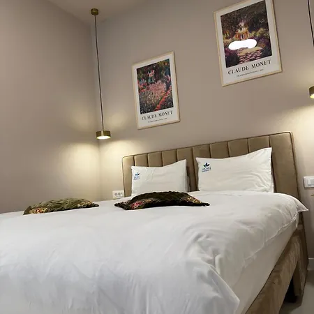 Lucas 10 Aparthotel