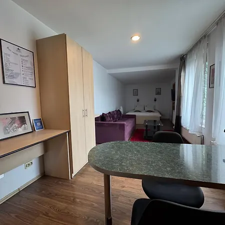 Lucas 10 Ξενοδοχείο με διαμερίσματα Κλουζ-Ναπόκα