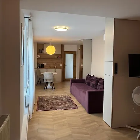 Lucas 10 Apartmanhotel