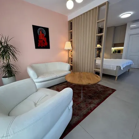 Lucas 10 Aparthotel