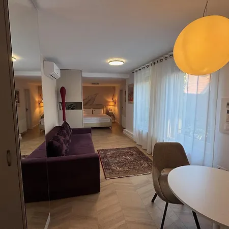 Lucas 10 Aparthotel