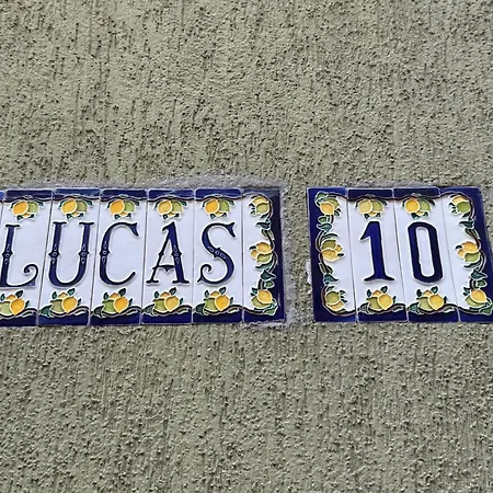Ξενοδοχείο με διαμερίσματα Lucas 10 3*