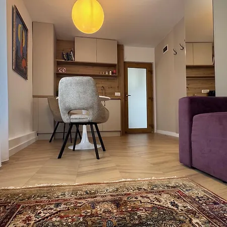 Lucas 10 Aparthotel