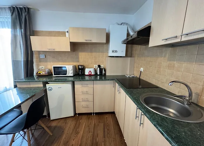 Lucas 10 Apartmanhotel